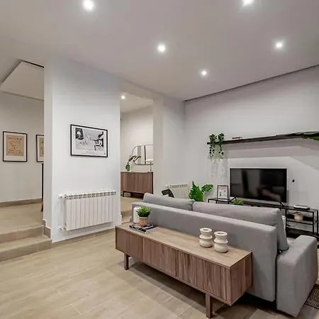 Stunning And Spacious Flat At Barrio De Las Letras Madrid Exterior photo