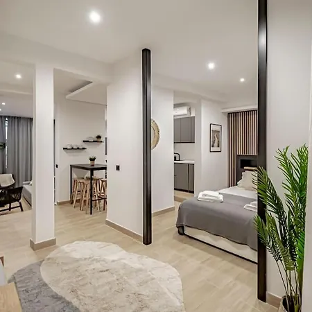 Stunning And Spacious Flat At Barrio De Las Letras Madrid Exterior photo