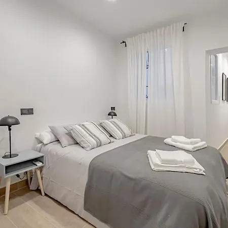 Stunning And Spacious Flat At Barrio De Las Letras Madrid Exterior photo
