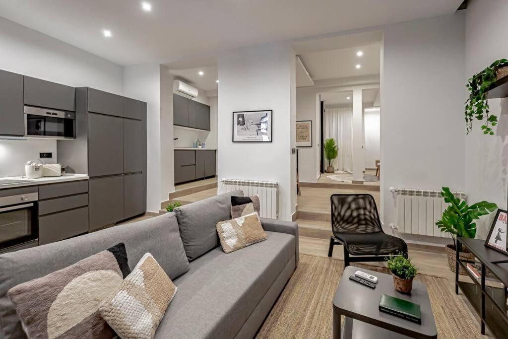 Apartment Stunning And Spacious Flat At Barrio De Letras *